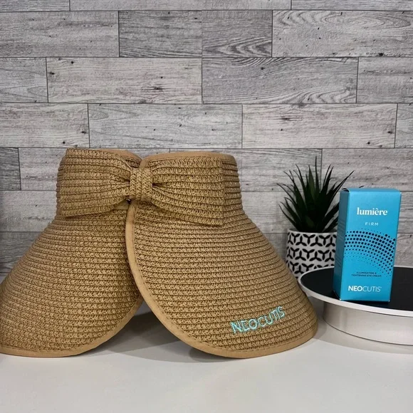 Neocutis Lumière Illuminating & Tightening Eye Cream ➕Neocutis Sun Hat - Picture 2 of 15